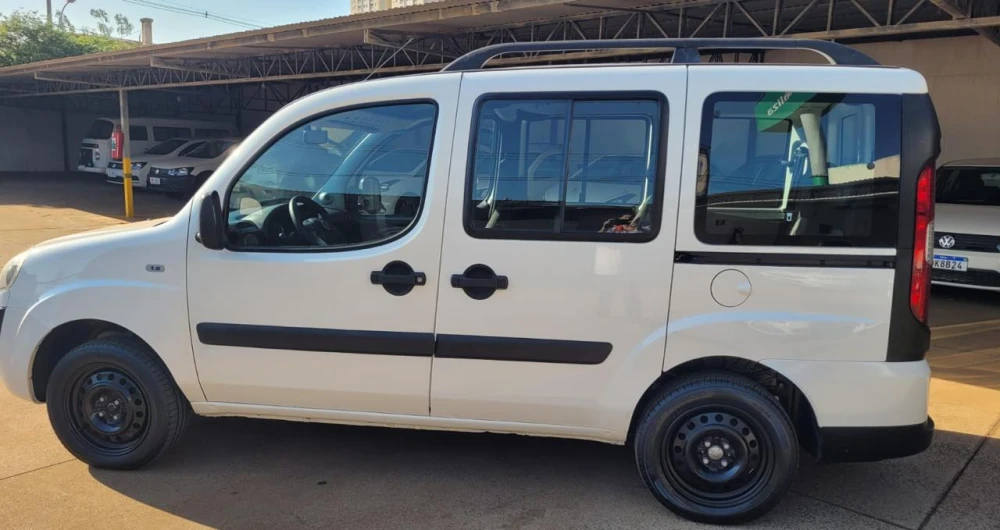 Fiat Doblo Essence 1.8 Flex 16V 5P 2020